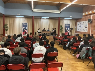 Alumnos y alumnas de 1º de Bachillerato del IES Basoko de Pamplona